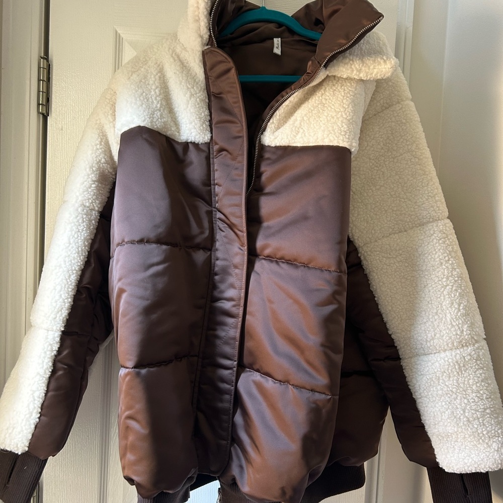 Puffer Fleece coat/ satin.